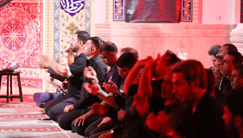 عکس-عزاداری دهه اول ماه محرم در مسجد حضرت زینب(س) کیش