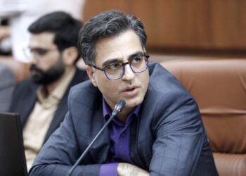 با همکاری پلیس راهور؛ تردد خودروهای مناطق آزاد در کشور ادامه دارد